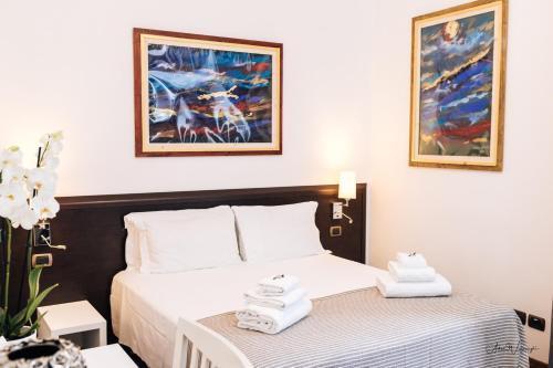 Magik Rooms Room Type - Deluxe Room