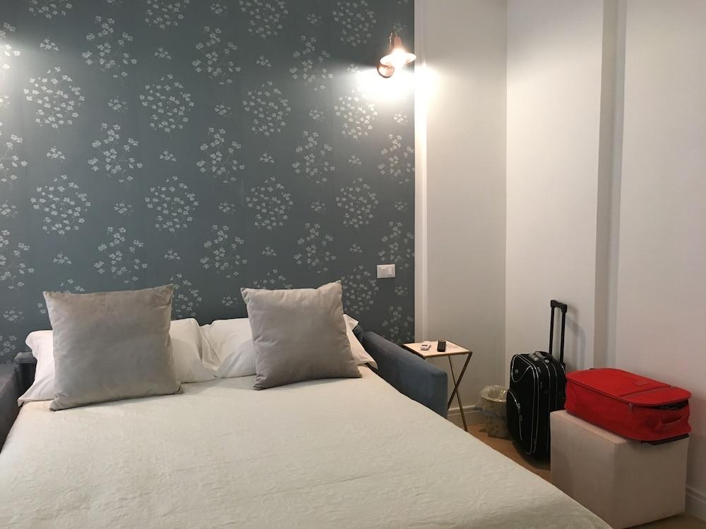 Affreschi a San Pietro Room Type - Deluxe Triple Room
