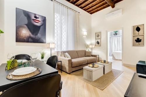 Trevi Chic House - Tap to explore photos
