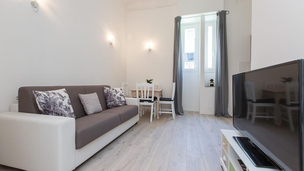 Rental in Rome Turati - Tap to explore photos