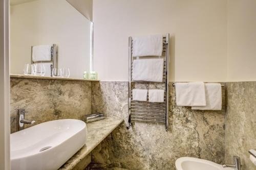 Argileto Arancione Room Type - Large Double Room