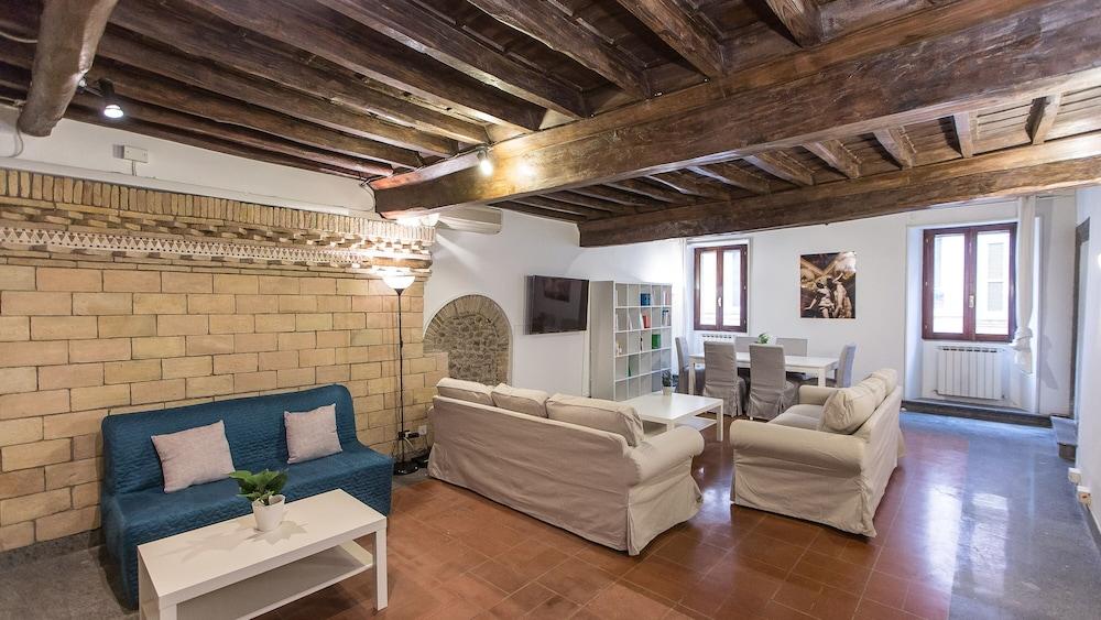 Rental in Rome Scala Deluxe Terrace - Tap to explore photos