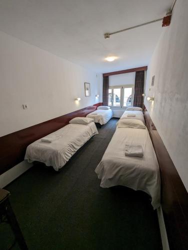 Budget Hotel Ben Room Type - Quadruple Room