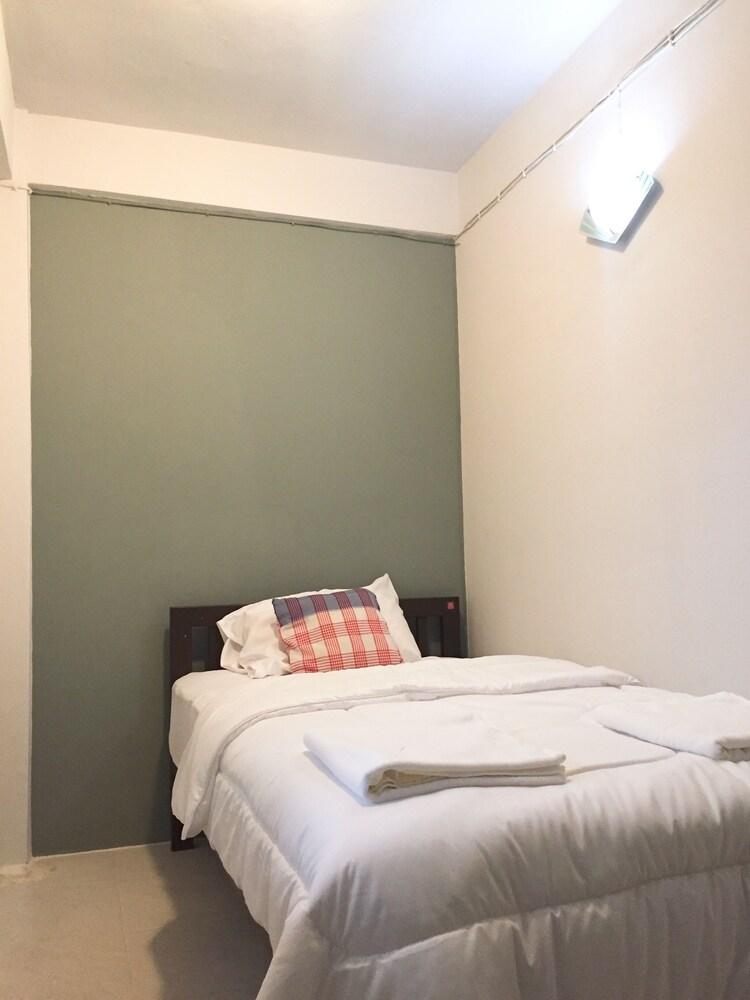 Asoke Montri Hostel Room Type - Private Single Bedroom (Shared bathroom