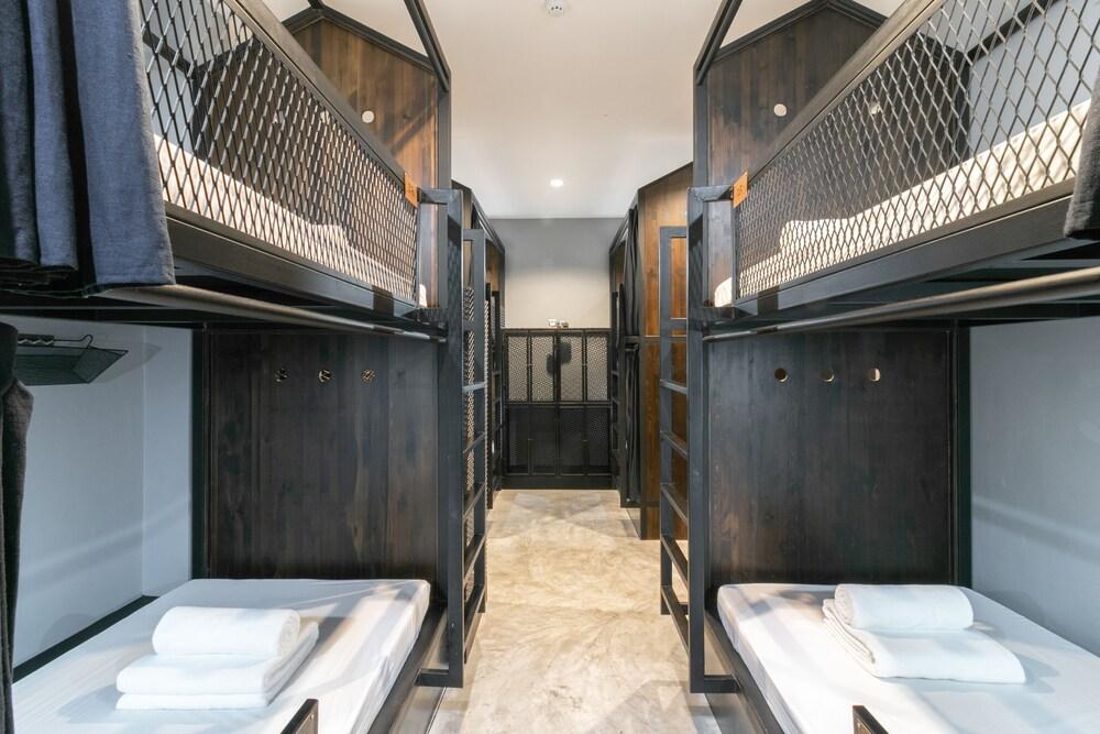 Castle Black Bangkok - Hostel Room Type - Family Room