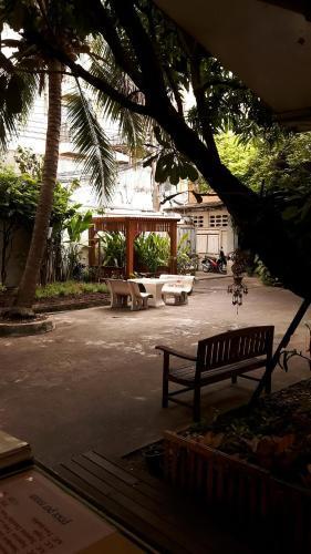 Lamphuhouse Bangkok - Tap to explore photos