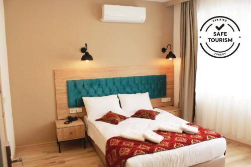 The Laila Hotel Room Type - Standard Double Room