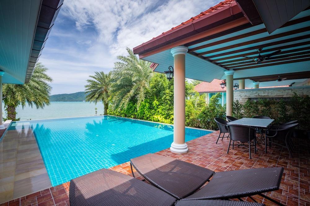 Fisherman Way Beach Villa Room Type - 3-Bedroom Private Pool Villa by the Beach