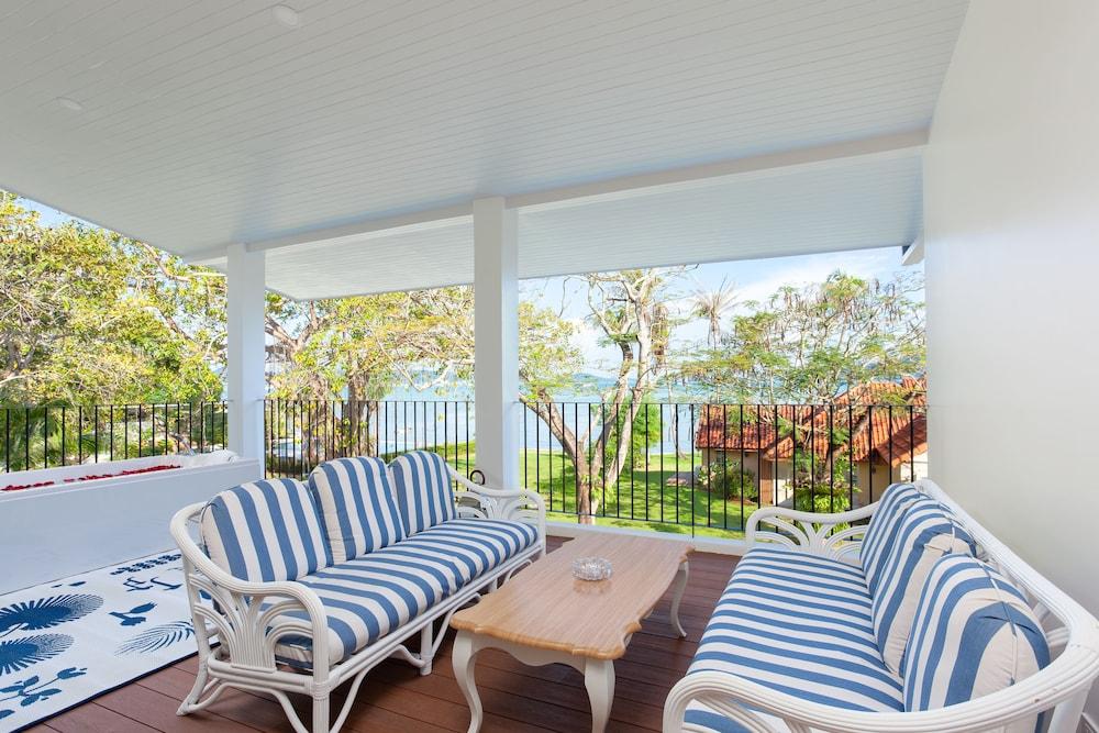 Fisherman Way Beach Villa Room Type - 1-Bedroom Seafront Penthouse with Jacuzzi Fisherman Way Beach Villa Room Type - 1-Bedroom Seafront Penthouse with Jacuzzi
