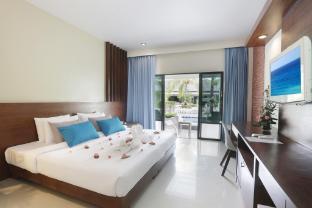 Tuana Hotels Brook Pool Access - Tap to explore photos