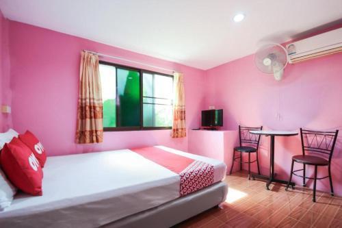 OYO 1163 Eden Hostel - Tap to explore photos