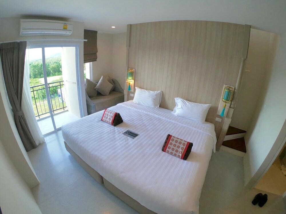 Panphuree Residence Room Type - Family Duplex Room