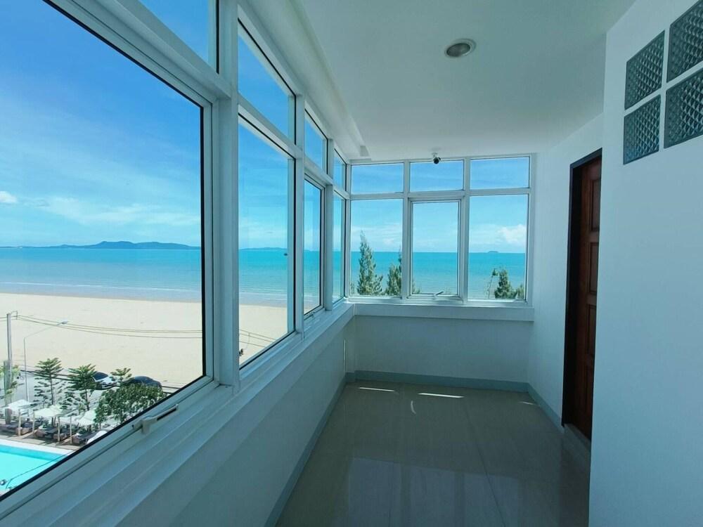 KP Seaview Jomtien - Tap to explore photos