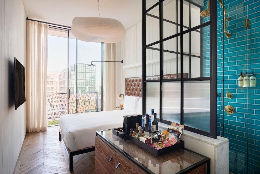 Arlo Williamsburg Room Type - Room, 1 Queen Bed, Balcony