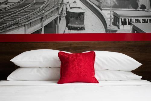 Hotel 1080 - Tap to explore photos