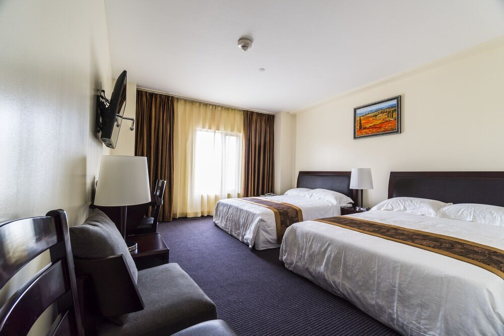 John Hotel Room Type - Classic Double Room, 2 Queen Beds