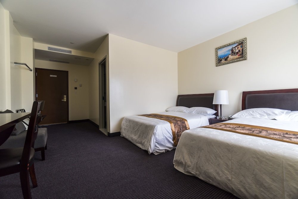John Hotel Room Type - Classic Double Room, 2 Double Beds
