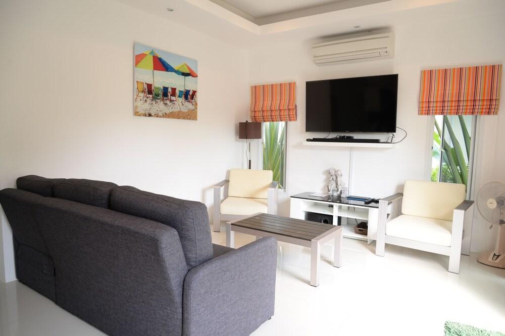 Bangsaray Villa Room Type - Villa, 2 Bedrooms, Pool View, Poolside