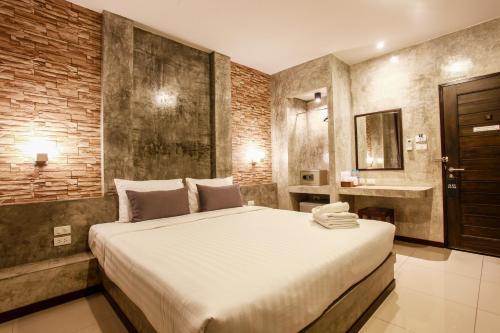 Ritsurin Boutique Hotel - Tap to explore photos