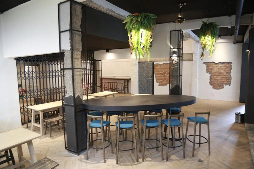 Ang Mor Lao Poshtel - Adults Only - Hostel - Tap to explore photos