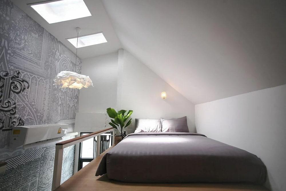 Shade House - Phuket Downtown Room Type - Superior Double Room