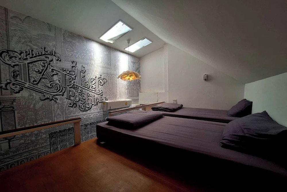 Shade House - Phuket Downtown Room Type - Superior Twin Room