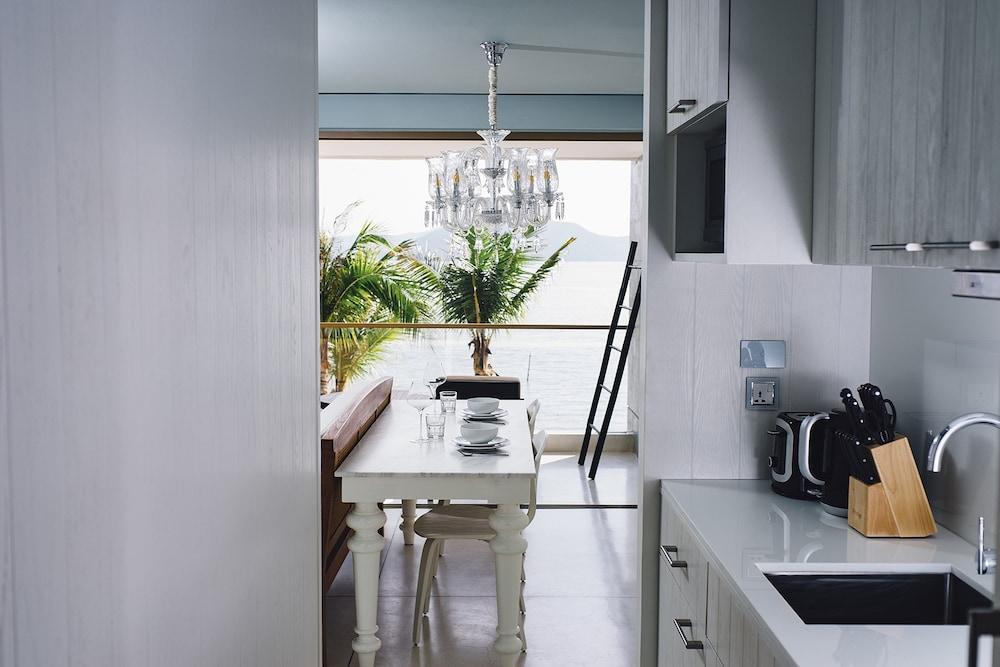 The Beach Samui Room Type - Superior Suite, Bathtub