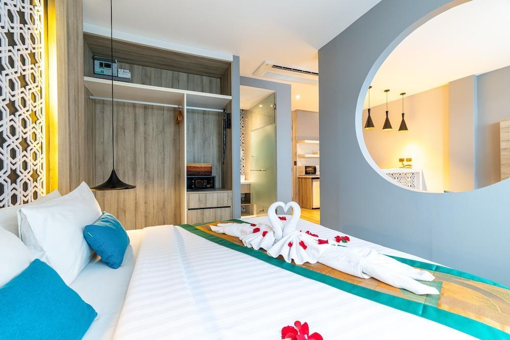 Antiya Hotel Phuket Room Type - Deluxe Double Room, Pool View