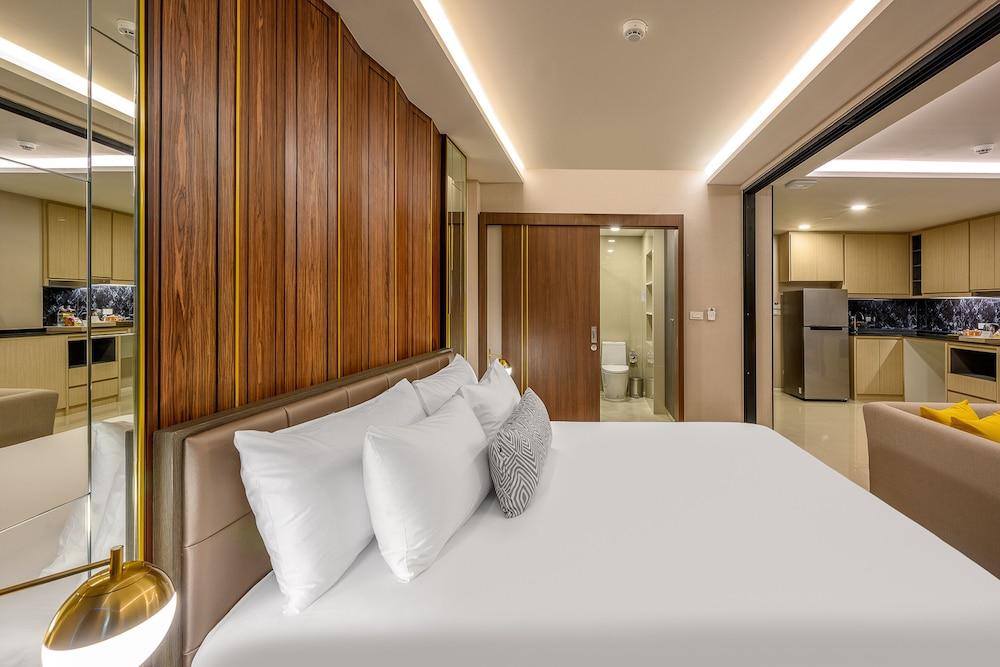 Mida Grande Resort Phuket Room Type - Grande 3 Bedroom Suite Ocean View with Hot Tub