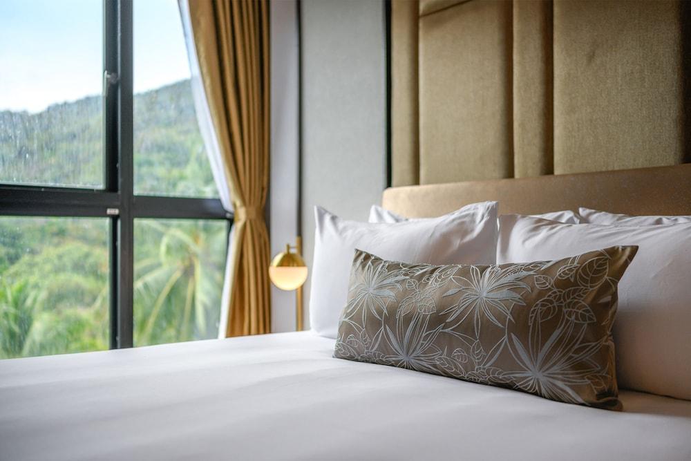 Mida Grande Resort Phuket Room Type - Deluxe Room
