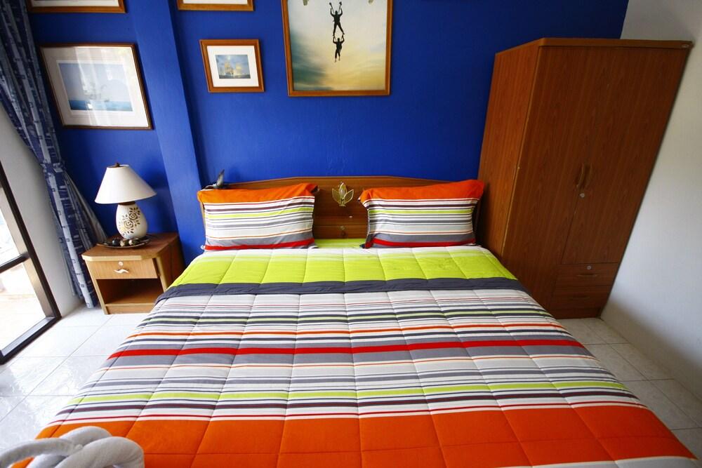 Summer Breeze Inn Hotel Room Type - Standard Double Room