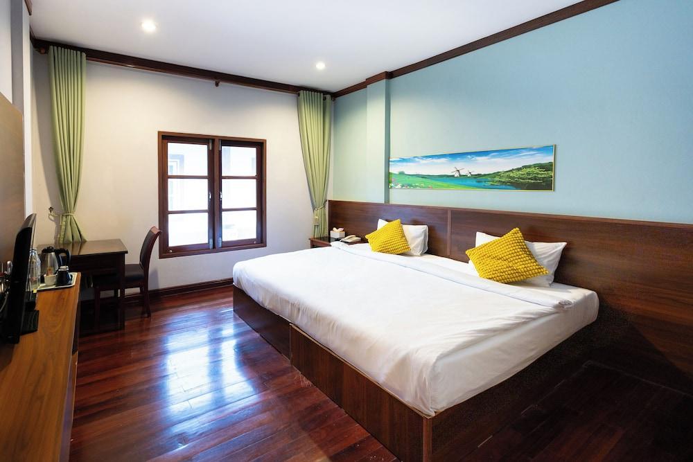 The President Hotel at Chokchai 4 Room Type - Deluxe Double Room, Garden View