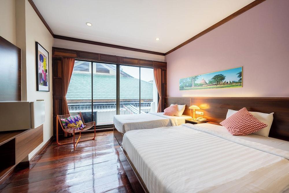 The President Hotel at Chokchai 4 Room Type - Deluxe Triple Room