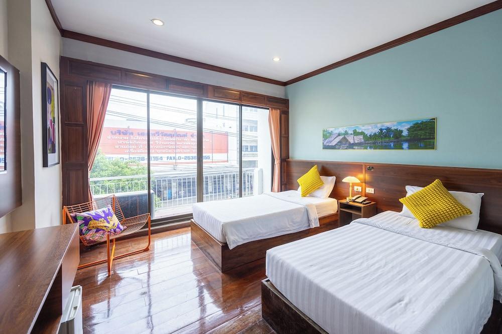 The President Hotel at Chokchai 4 Room Type - Deluxe Twin Room