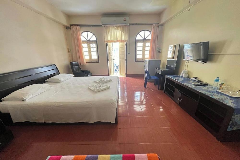 Sonya Residence Room Type - Superior Triple Room