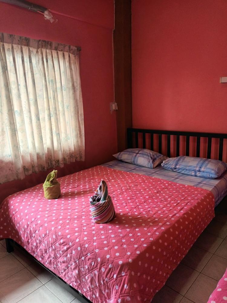 Baan Natcha Room Type - Standard Double Room with AC
