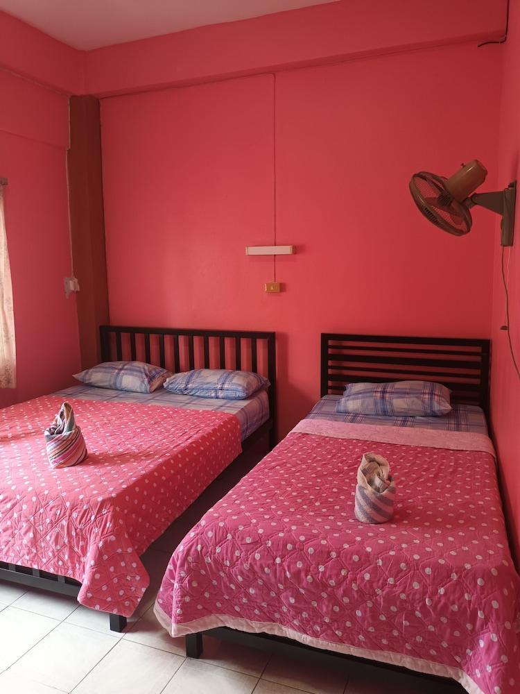 Baan Natcha Room Type - Standard Double Room with Fan