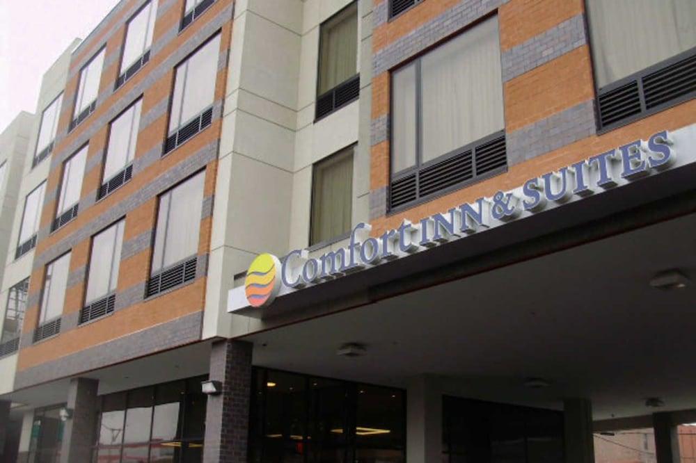 Comfort Inn & Suites near Stadium - Tap to explore photos