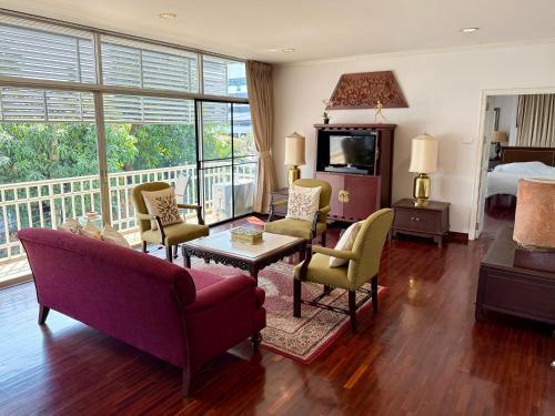 Samsen Suites Spacious 2BR Contemporary Thai Style Room Type - Two-Bedroom Suite