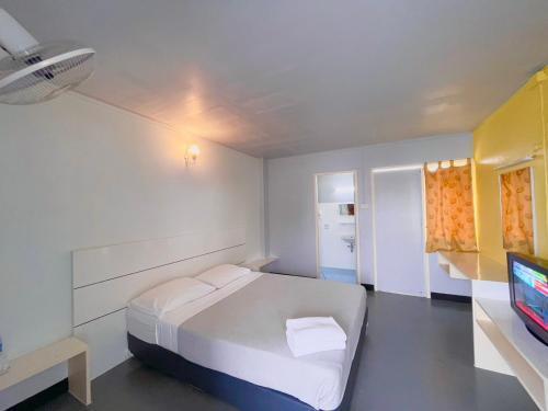 Summer Hotel Room Type - Standard Double Room with Fan