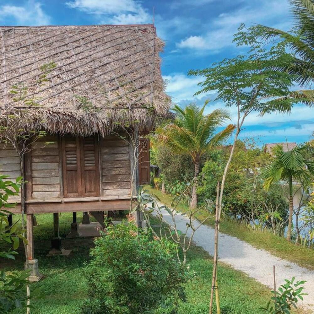 Kunang-Kunang Heritage Villas Room Type - Villa Perana
