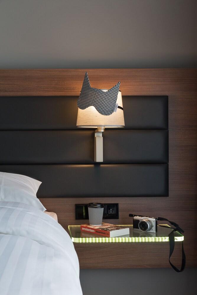 Moxy Amsterdam Houthavens Room Type - Room, 2 Twin Beds