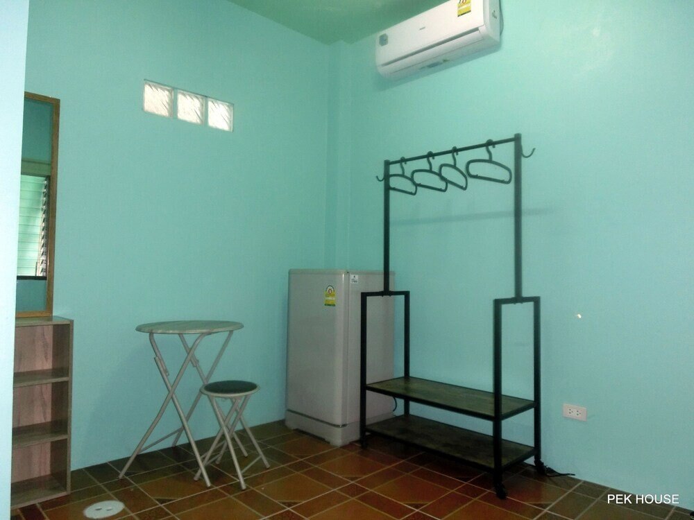 Pek House Room Type - Standard Air-con Room