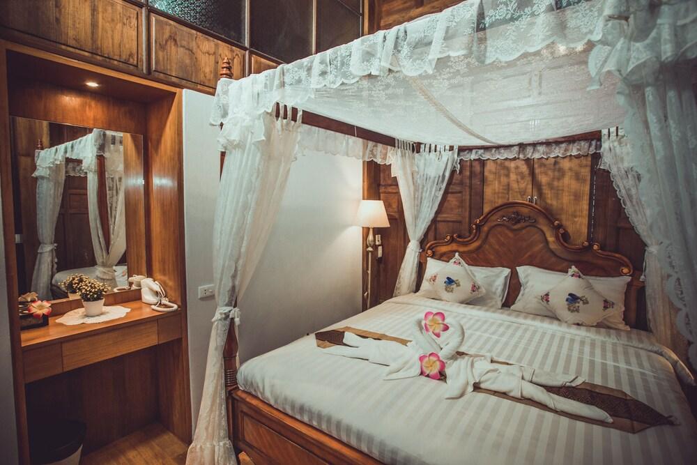 Sasitara   Thai  villas Room Type - Deluxe Double Bed