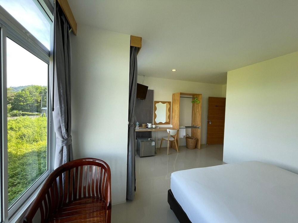 Dwell Phuket Airport Room Type - Deluxe Double Room