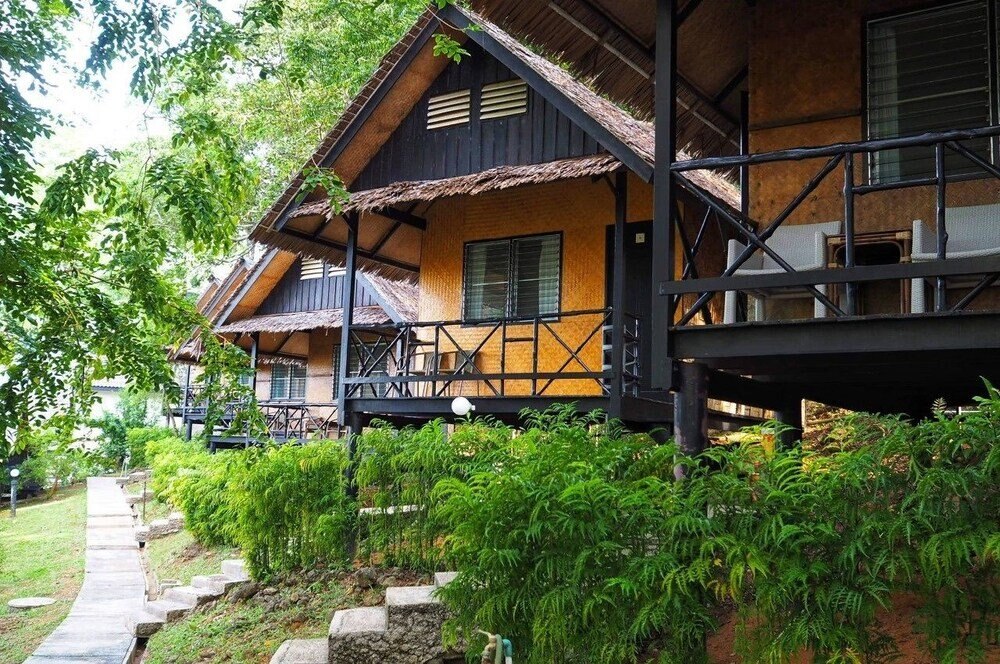 Naiya Beach Bungalow