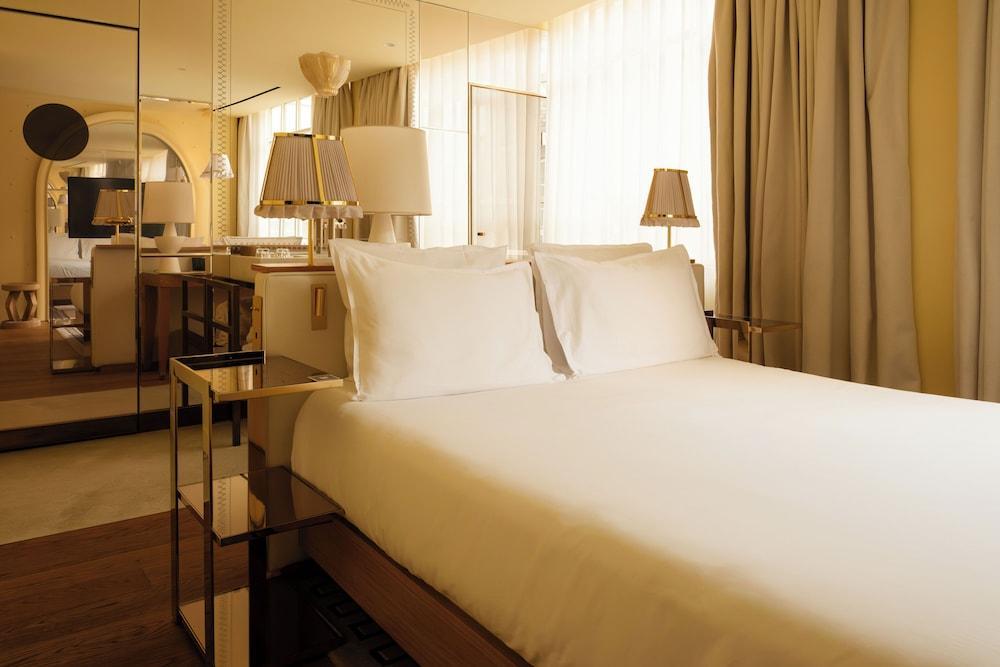 9Confidentiel Room Type - Executive Double Room