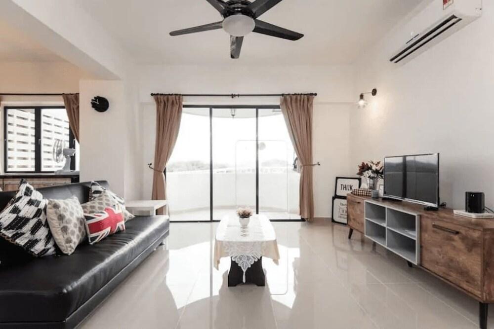Desa Kiara Cozy Condo by SYNC - Tap to explore photos