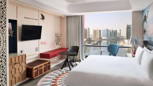 Hotel Indigo Dubai Downtown - Near Dubai Mall - Tap to explore photos