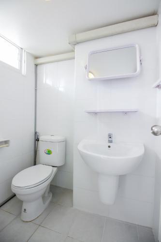 SLT Apartment Bangkok - Tap to explore photos